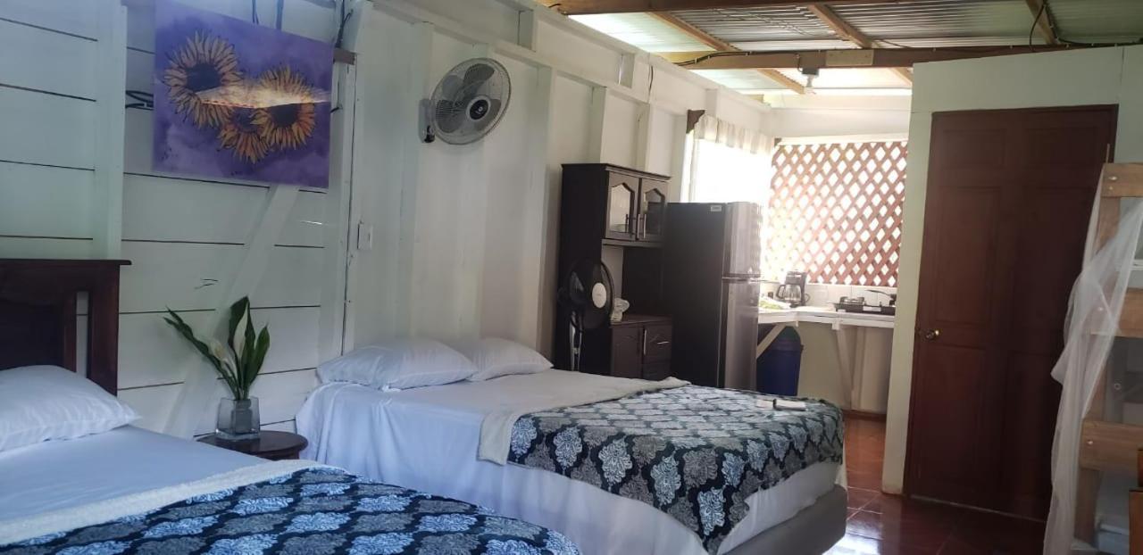 Hostal Cecilia Puerto Viejo de Talamanca Екстер'єр фото