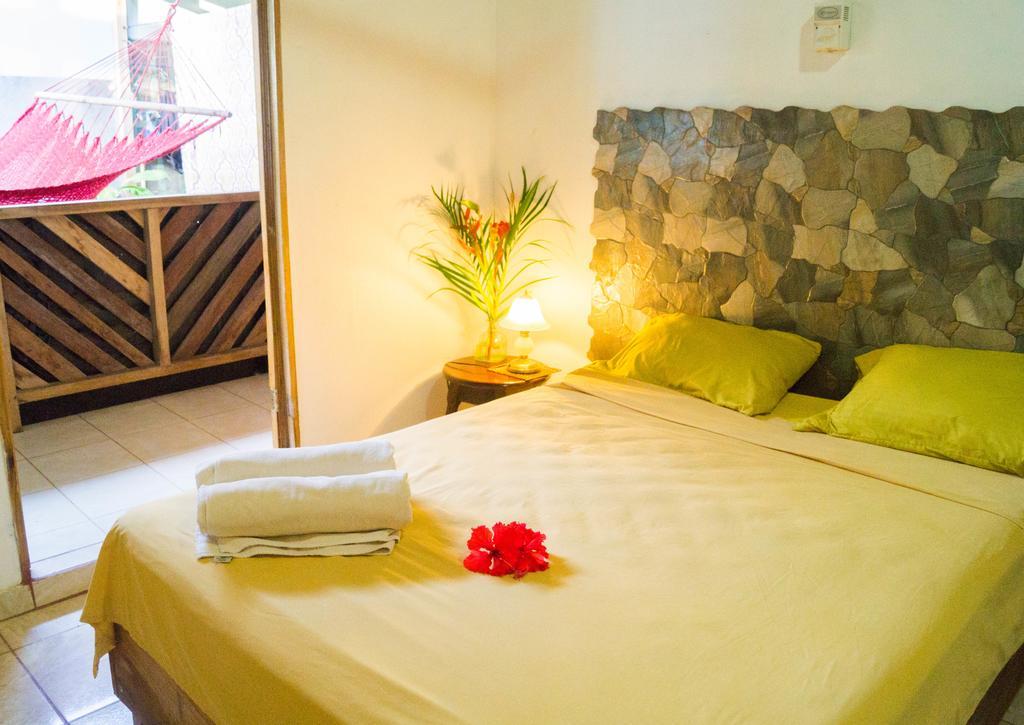 Hostal Cecilia Puerto Viejo de Talamanca Екстер'єр фото