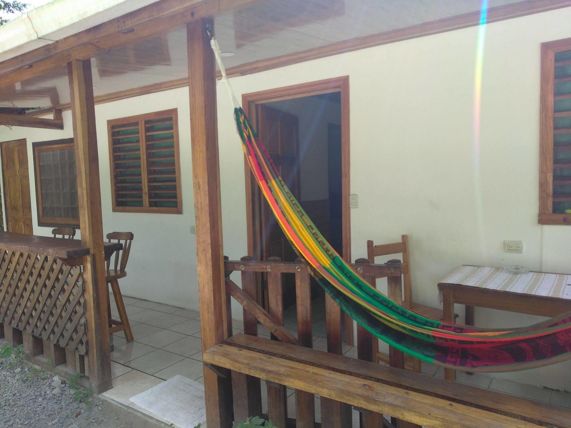 Hostal Cecilia Puerto Viejo de Talamanca Екстер'єр фото