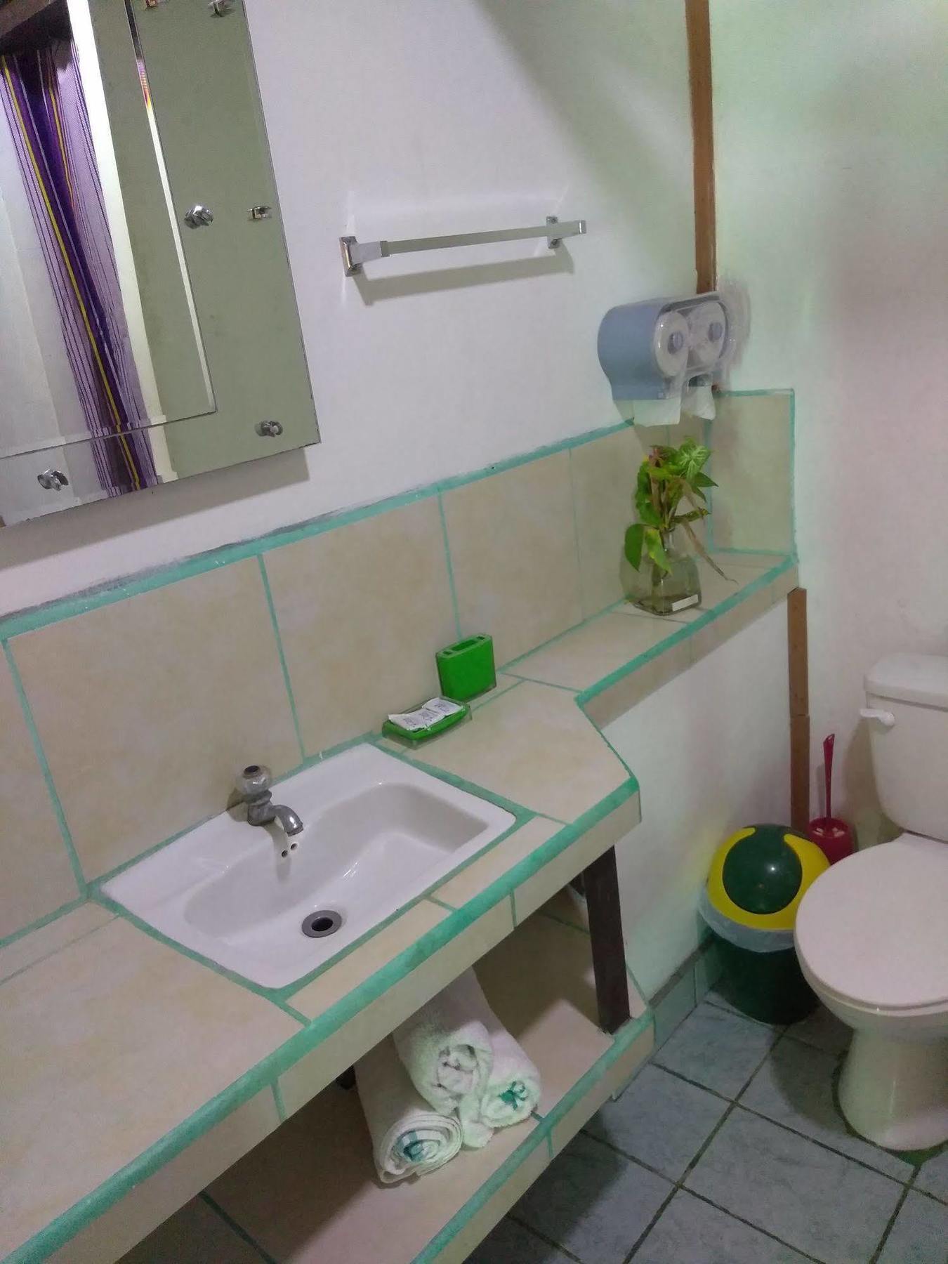 Hostal Cecilia Puerto Viejo de Talamanca Екстер'єр фото