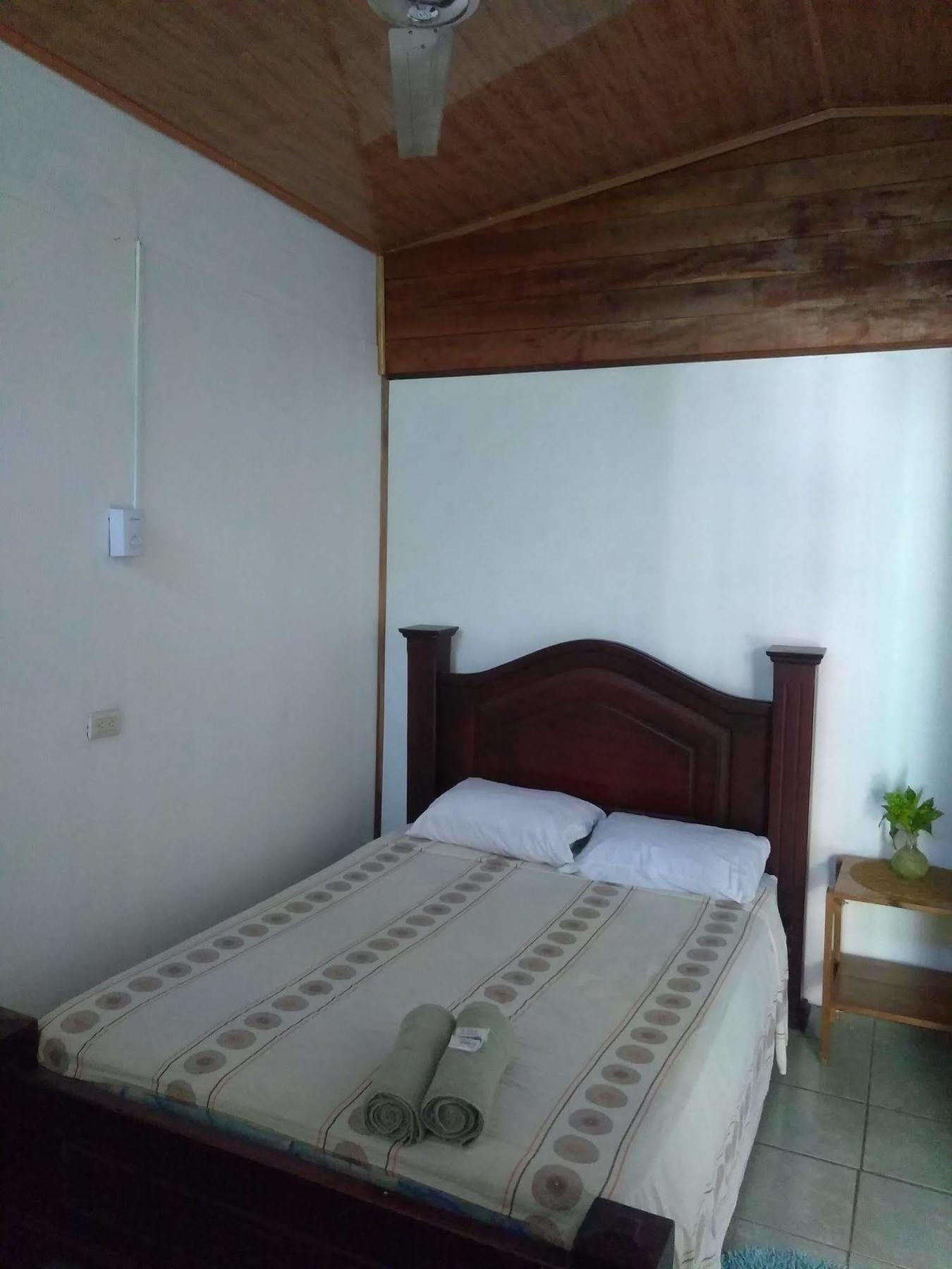 Hostal Cecilia Puerto Viejo de Talamanca Екстер'єр фото
