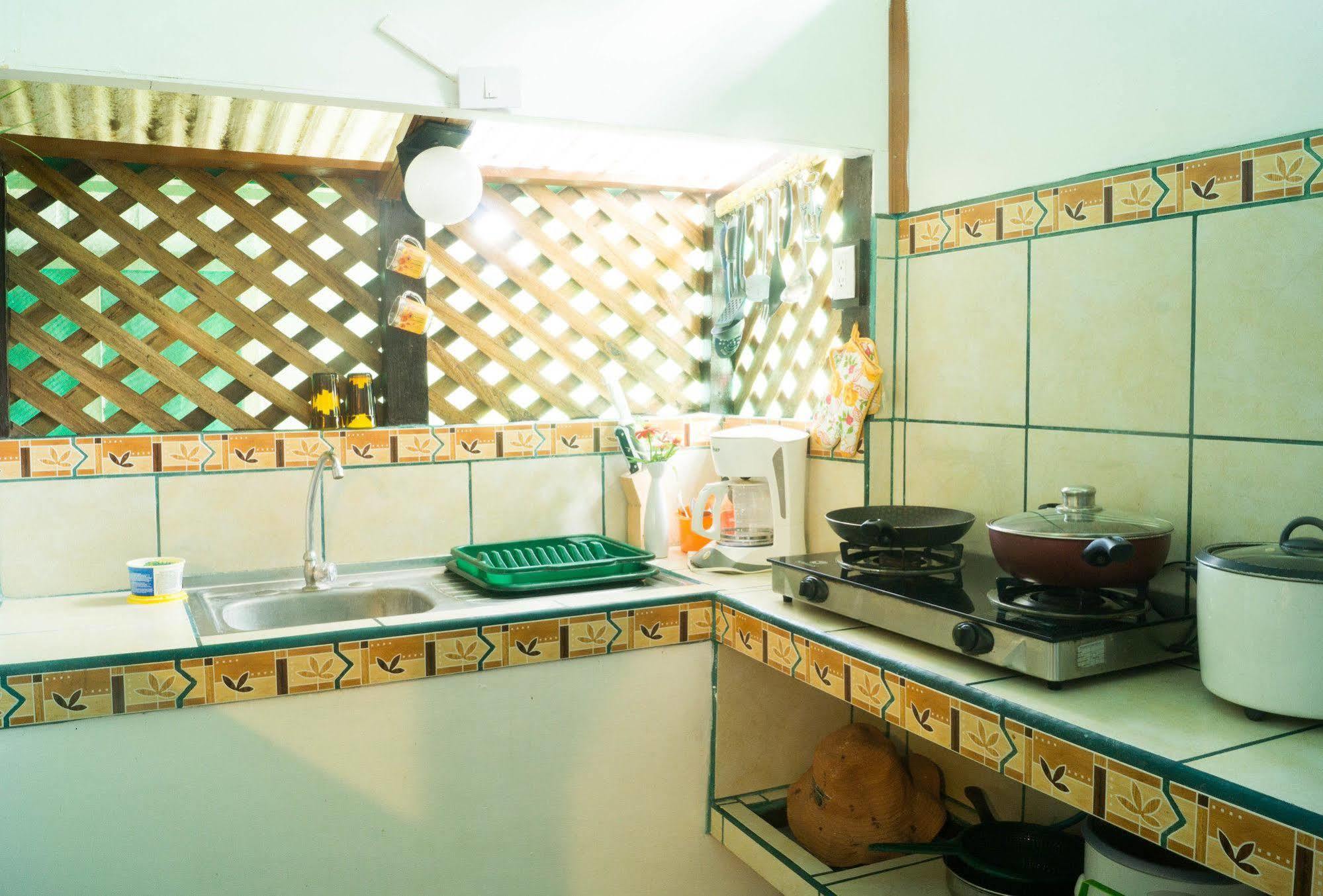 Hostal Cecilia Puerto Viejo de Talamanca Екстер'єр фото