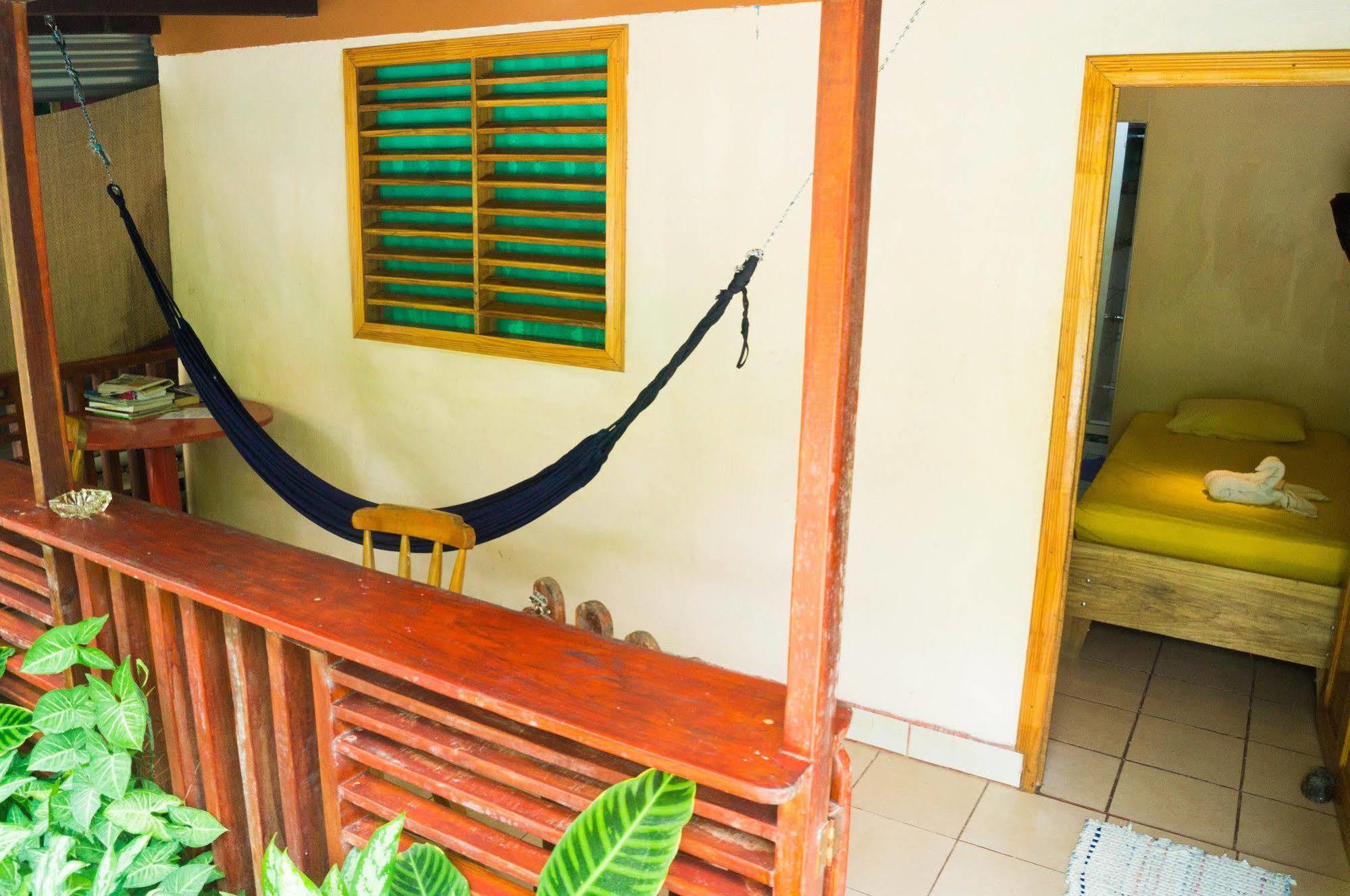 Hostal Cecilia Puerto Viejo de Talamanca Екстер'єр фото
